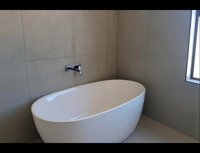 4 BEDROOM FREESTANDING FOR SALE IN SANDOWN